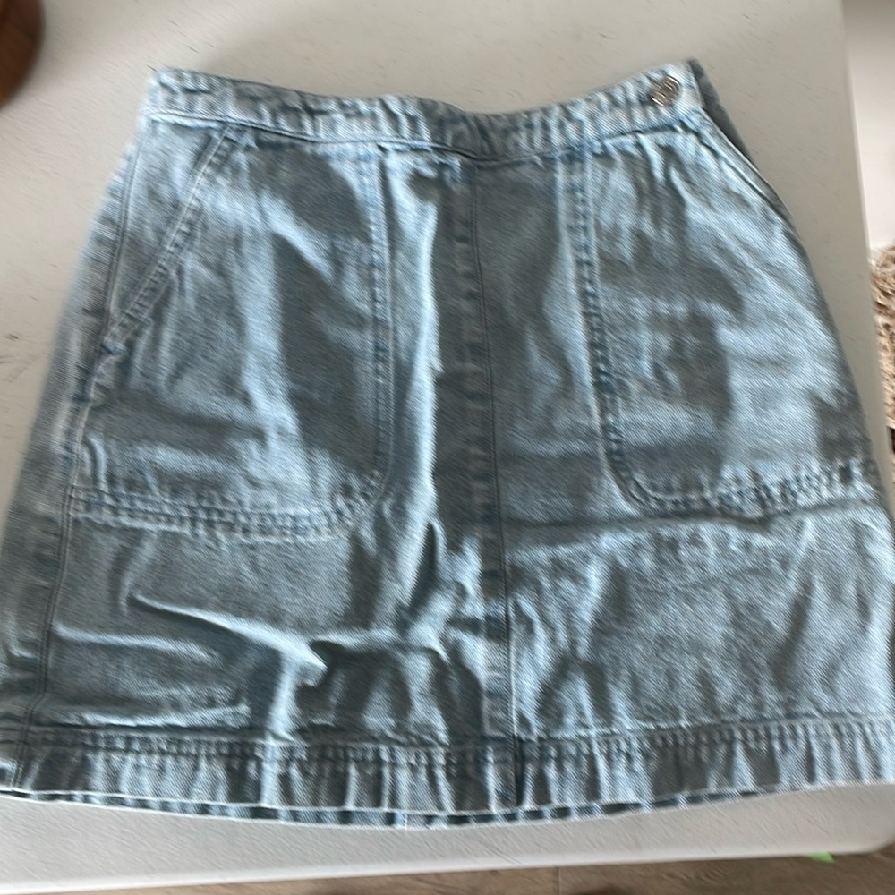 Lauren Ralph Lauren Jean skirt size 8 on the tag fits like a size 6